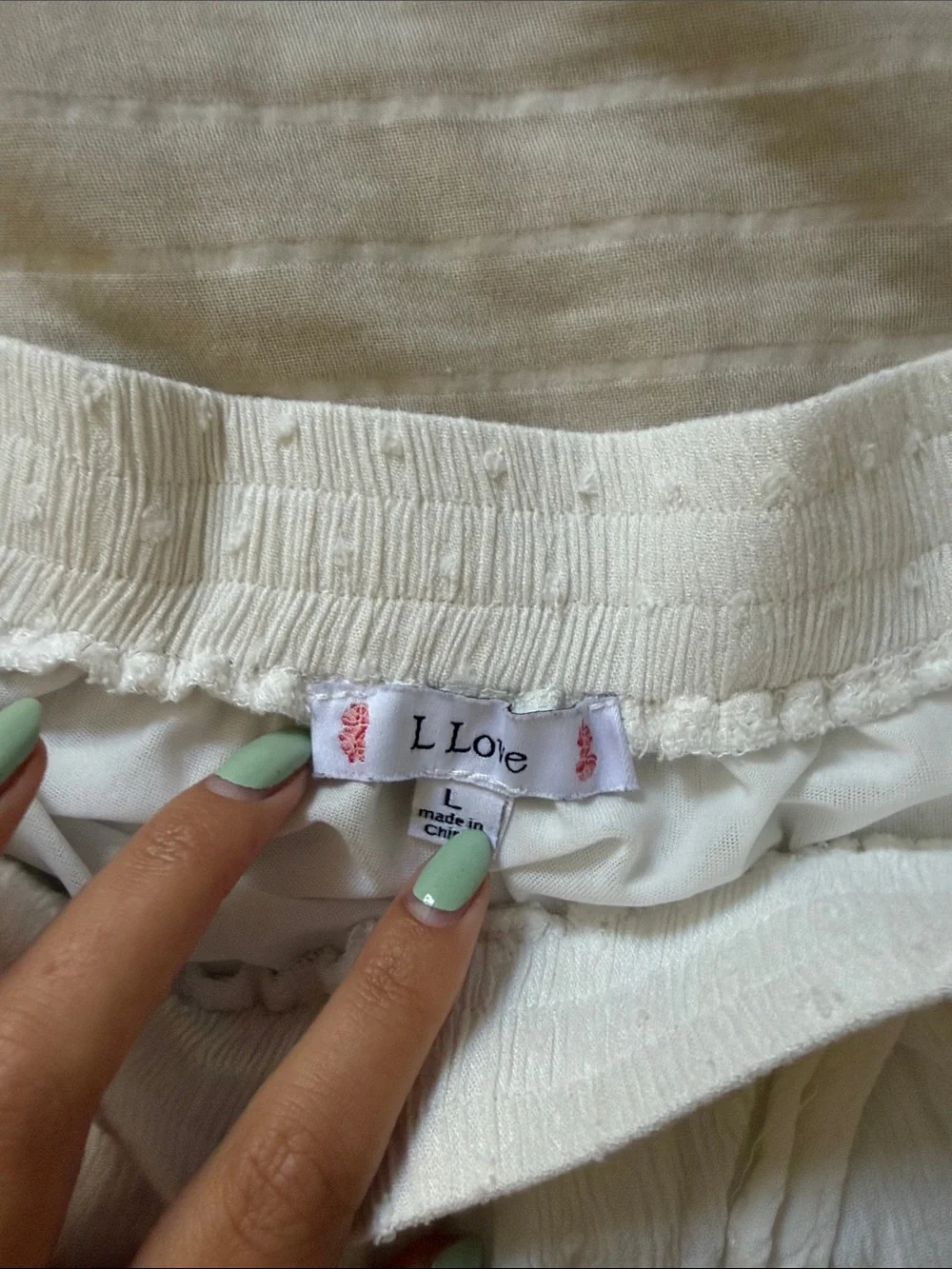 L Love breezy white